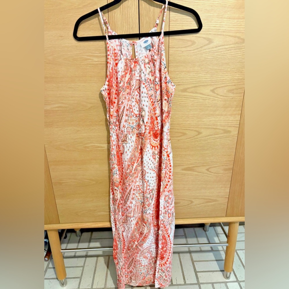 Women’s Old Navy Red and White Paisley Maxi Dress - Size M